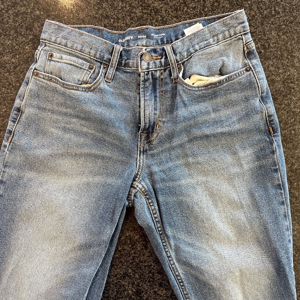 Old Navy Athletic Taper Fit 30x34 Jeans Stretch Denim Light Wash Soft EXCELLENT!